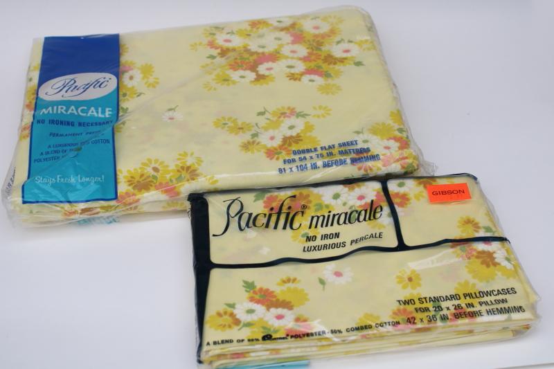 photo of 60s 70s vintage pillowcases & flat sheet mint in package, retro yellow gold flowered print #1