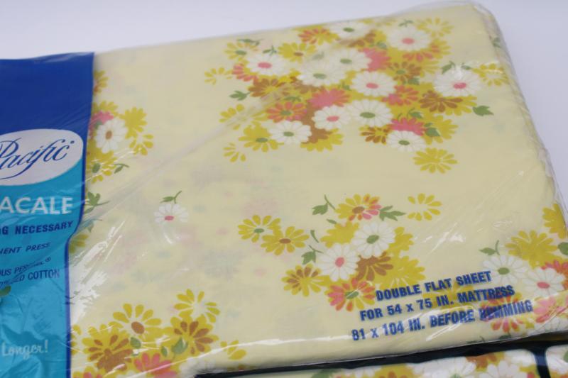 photo of 60s 70s vintage pillowcases & flat sheet mint in package, retro yellow gold flowered print #3