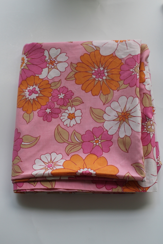 photo of 60s 70s vintage poly cotton fabric flat bed sheet, flower power retro daisy floral pink orange #1