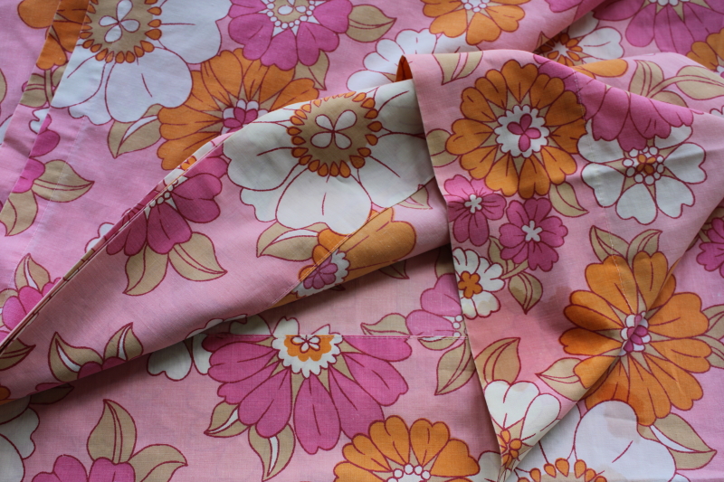 photo of 60s 70s vintage poly cotton fabric flat bed sheet, flower power retro daisy floral pink orange #3