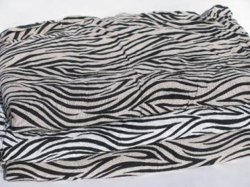 catalog photo of 60s vintage 36'' wide print rayon fabric, mod black & white zebra stripe