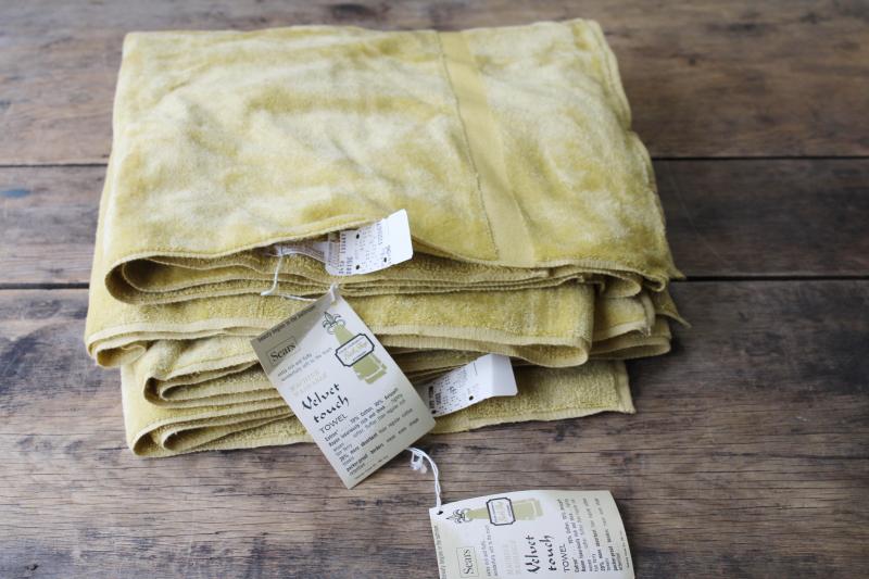 photo of 60s vintage bath towels w/ original hang tag, Sears Velvet luxury cotton rayon velour  #1