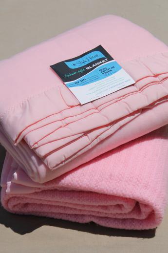 photo of 60s vintage bed blankets, soft acrylic & thermal weave blanket in retro candy pink! #1