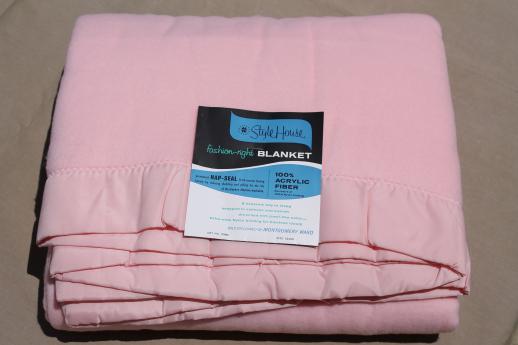 photo of 60s vintage bed blankets, soft acrylic & thermal weave blanket in retro candy pink! #2