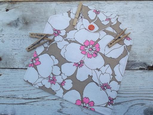 photo of 60s vintage cotton clothespin bag, big flowers print fabric, very retro! #1