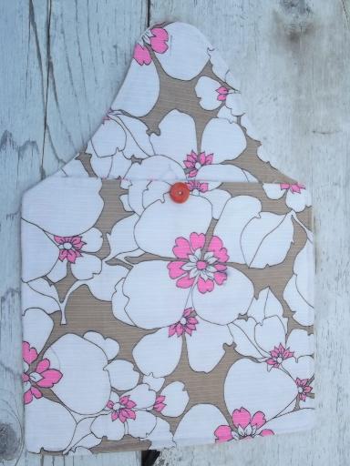 photo of 60s vintage cotton clothespin bag, big flowers print fabric, very retro! #3