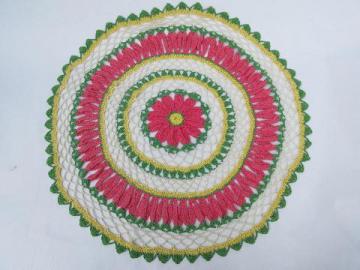 catalog photo of 60s vintage pink & green flower pattern crochet lace daisy doily