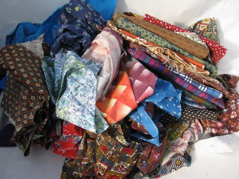 photo of 60s vintage print fabric scraps lot, for quilting / retro sewing / crafts #1