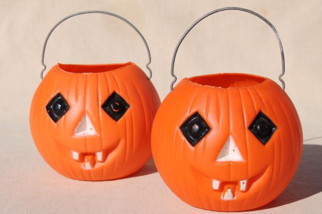 photo of 70s 80s vintage plastic Halloween pumpkins, little trick or treat pails jack o lanterns w/ wire handles #1