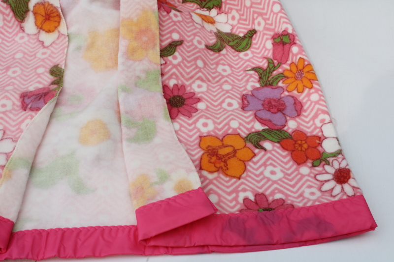 photo of 70s mod vintage never used synthetic bed blanket, pink & orange flower power floral daisy print  #3