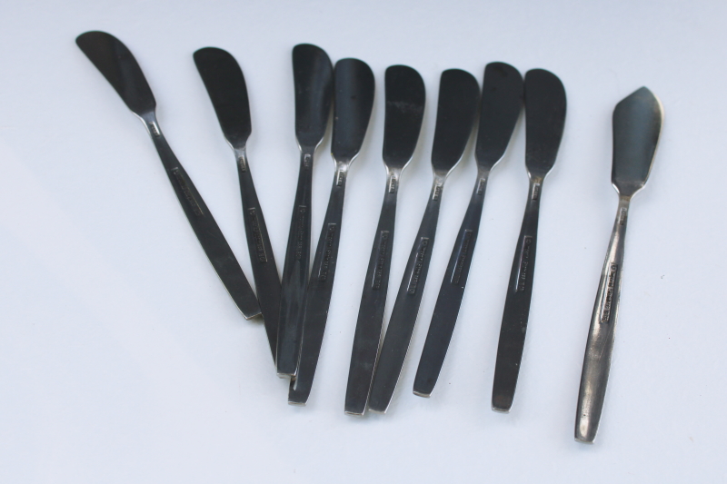 photo of 70s mod vintage stainless flatware, Imperial Serta spreaders & master butter knife #4