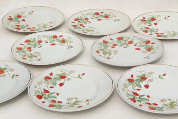 catalog photo of 70s vintage Avon strawberry pattern china salad or dessert plates w/ red strawberries, set of 8