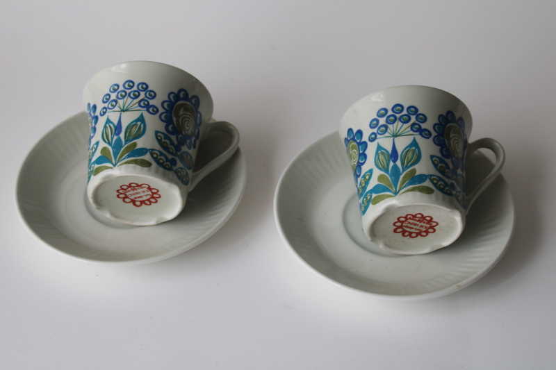 photo of 70s vintage Figgjo Flint ceramic demitasse cups & saucers, mid century mod flowers print #4