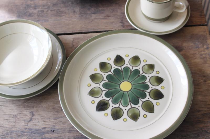 photo of 70s vintage Japan stoneware dinnerware set, hippie mod flower power daisy starburst #8