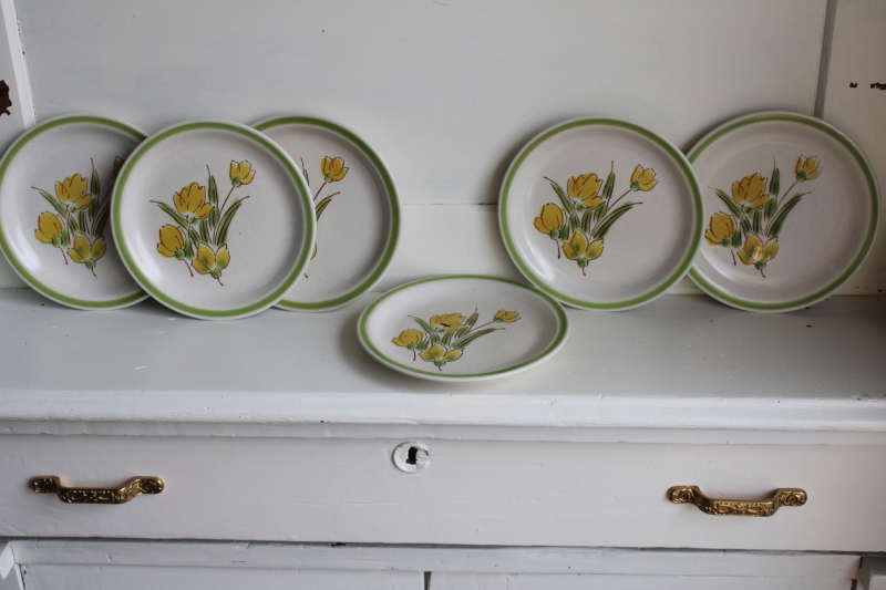 photo of 70s vintage Japan stoneware plates, Stonybrook spring flowers yellow crocus or tulips #1