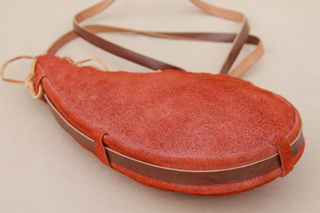 photo of 70s vintage Mexican leather shoulder strap canteen bag, water or wine bottle flask #5