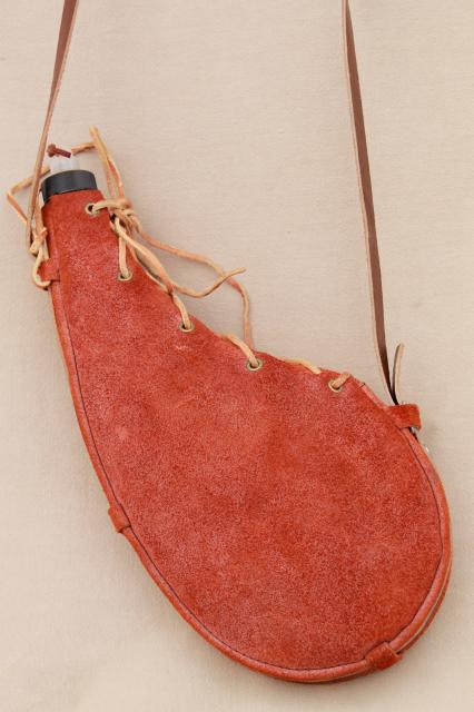 photo of 70s vintage Mexican leather shoulder strap canteen bag, water or wine bottle flask #8