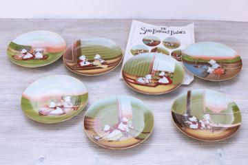 catalog photo of 70s vintage Royal Bayreuth china plates complete set antique Sunbonnet Babies days of the week