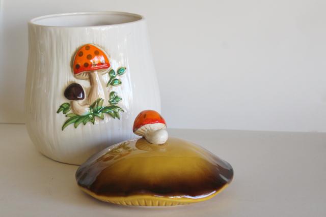 photo of 70s vintage Sears Merry Mushroom cookie jar, large ceramic canister retro kitchenware #8