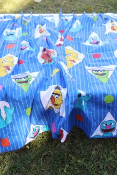 catalog photo of 70s vintage Sesame Street characters Muppets print cotton poly blend fabric curtains 