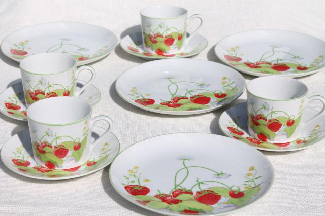 photo of 70s vintage Strawberry Hill china plates, teacups & saucers - Seymour Mann #1