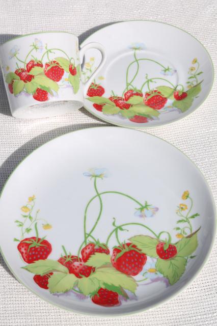 photo of 70s vintage Strawberry Hill china plates, teacups & saucers - Seymour Mann #5