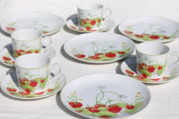 catalog photo of 70s vintage Strawberry Hill china plates, teacups & saucers - Seymour Mann