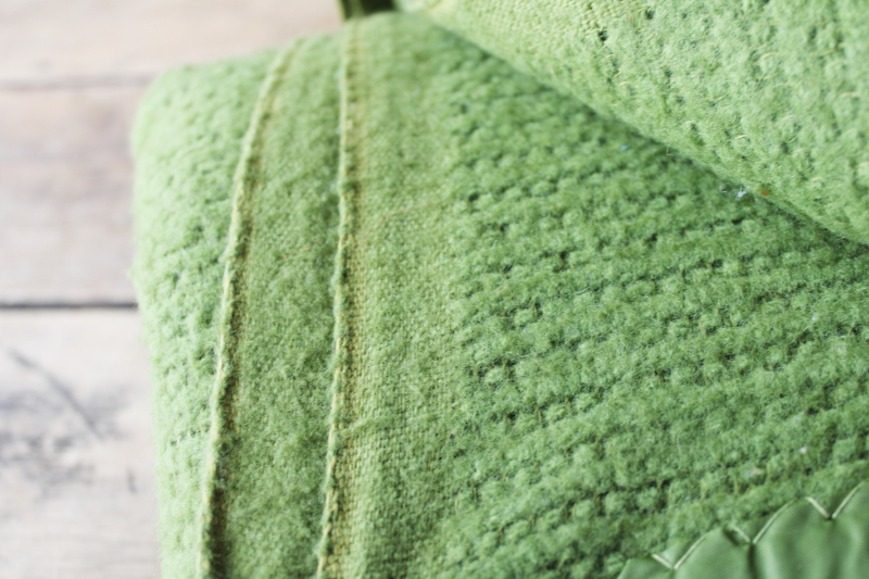 photo of 70s vintage avocado green acrylic thermal weave blanket, queen size 74 x 84 #2