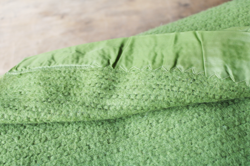 photo of 70s vintage avocado green acrylic thermal weave blanket, queen size 74 x 84 #3