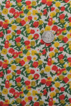 catalog photo of 70s vintage cotton blend hopsack fabric w/ retro flowered print, flowers in red & yellow