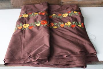 catalog photo of 70s vintage floral border machine embroidery cotton poly fabric, boho folk art milkmaid cottagecore 