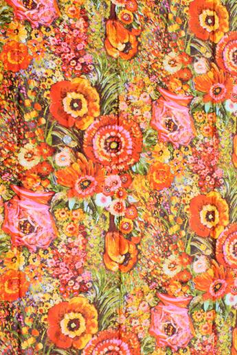 photo of 70s vintage flowered print fabric, retro floral marked Daido Maruta Japan #1