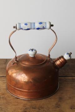 catalog photo of 70s vintage french country cottage style copper tea kettle w/ blue & white china handle 