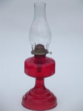 catalog photo of 70s vintage glass oil lamp, homesteader antique chimney lamp w/ shade