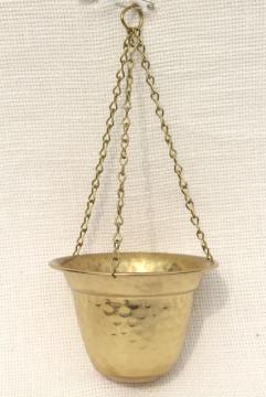 catalog photo of 70s vintage hanging planter, hammered brass pot for trailing plants or succulents