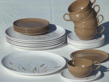 catalog photo of 70s vintage melmac dinnerware set, retro brown wheat  print dishes