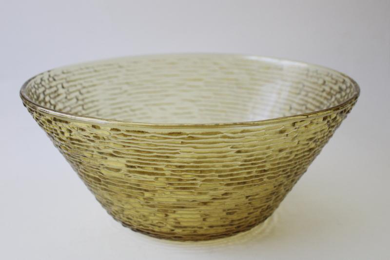 photo of 70s vintage party snack bowl, Anchor Hocking Soreno bark textured glass honey gold #1