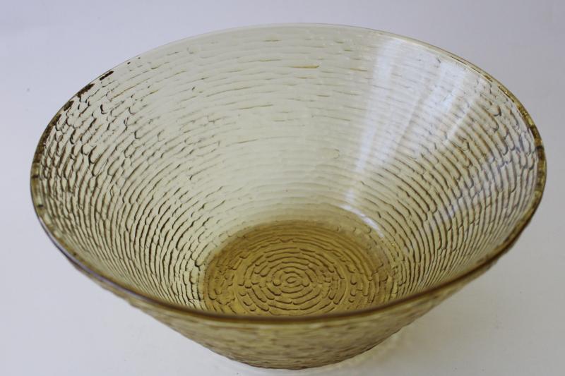 photo of 70s vintage party snack bowl, Anchor Hocking Soreno bark textured glass honey gold #2