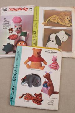 catalog photo of 70s vintage sewing craft patterns for retro stuffed animals & toys, Pooh, Snoopy dog