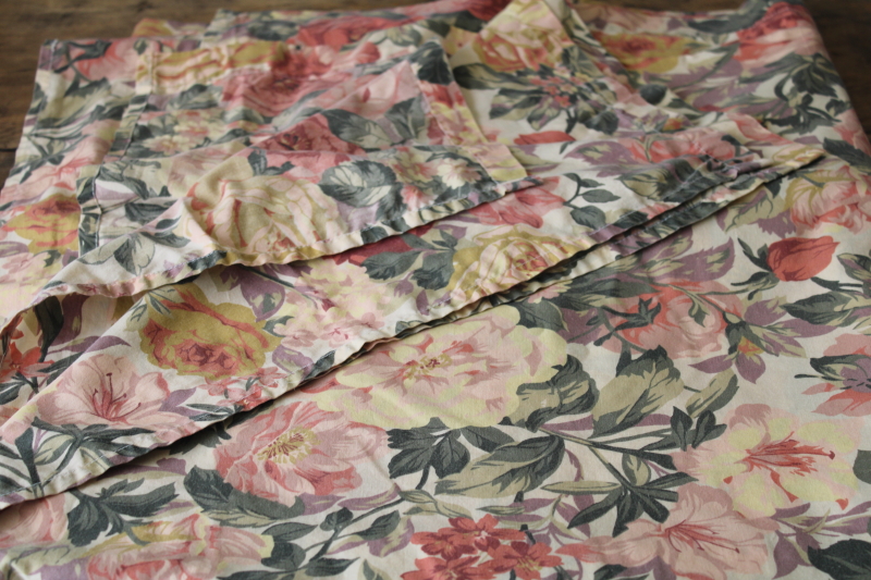 photo of 80s 90s vintage cottage floral print flowers on tan poly blend bed sheet cutter fabric #4