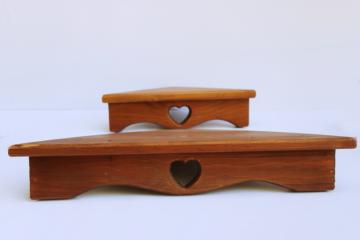 catalog photo of 80s country heart cutout wood corner shelf large & small, cute vintage display shelves 