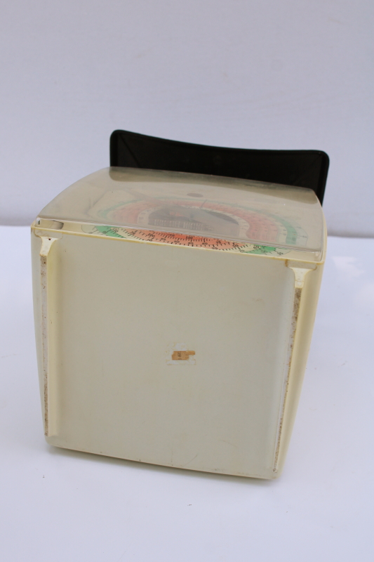 photo of 80s vintage Hanson kitchen scale, mod pastel colors peach pink & mint green face  #8