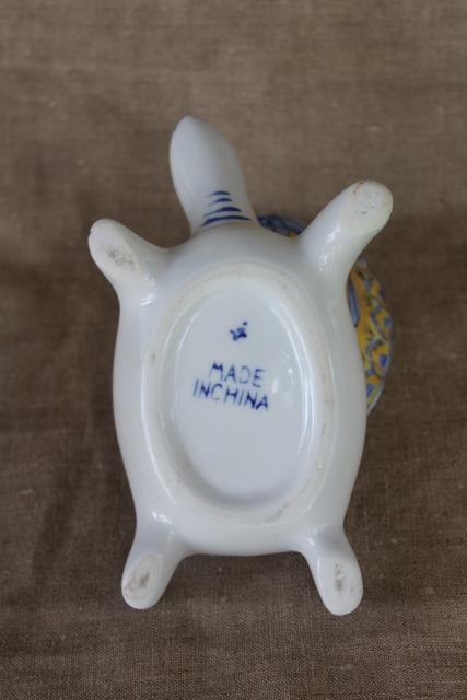 photo of 80s vintage Made in China porcelain turtle box, covered dish blue & white w/ yellow #5