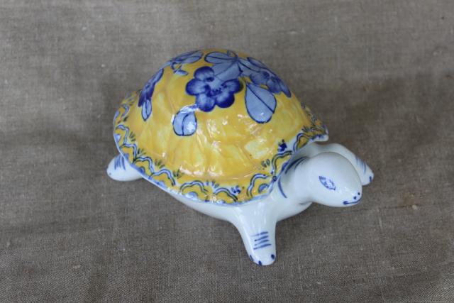 photo of 80s vintage Made in China porcelain turtle box, covered dish blue & white w/ yellow #6