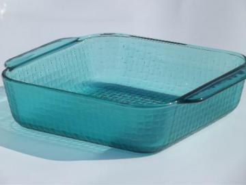 catalog photo of 80s vintage Pyrex square baking pan, clear aqua teal green basket weave