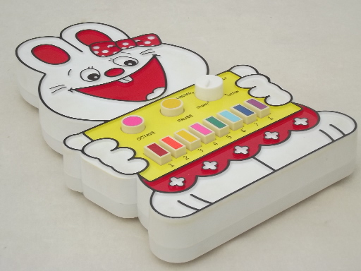 photo of 80s vintage Taiwan plastic Happy Bunny piano keys battery operated music toy  #3