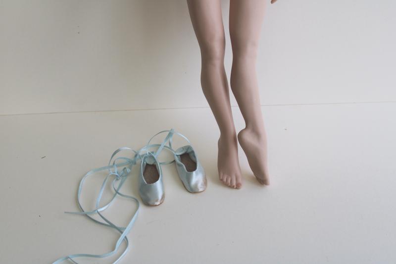 photo of 80s vintage bisque china ballerina doll, en pointe dancer poseable arms & legs #9