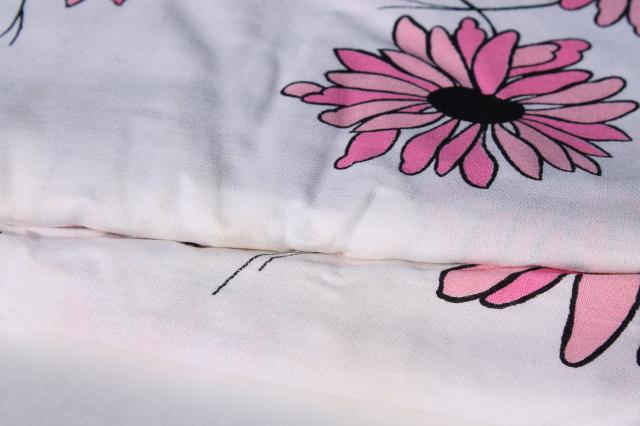 photo of 80s vintage cotton fabric w/ daisy print, retro pink & black daisies flowers #5