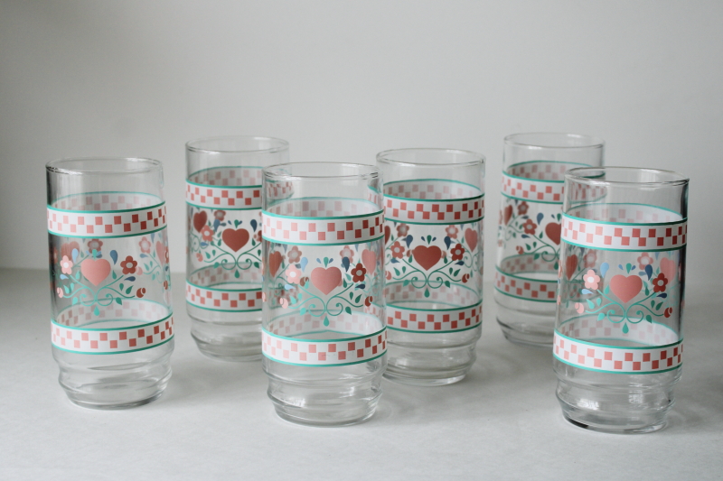 photo of 80s vintage hearts & checkerboard print drinking glasses, Indiana glass country kitchen glassware  #1