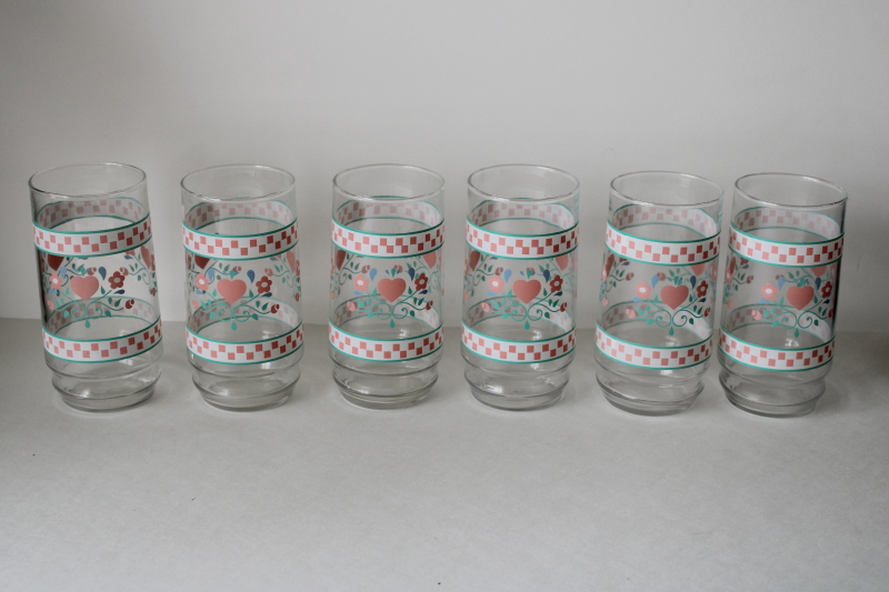 photo of 80s vintage hearts & checkerboard print drinking glasses, Indiana glass country kitchen glassware #4
